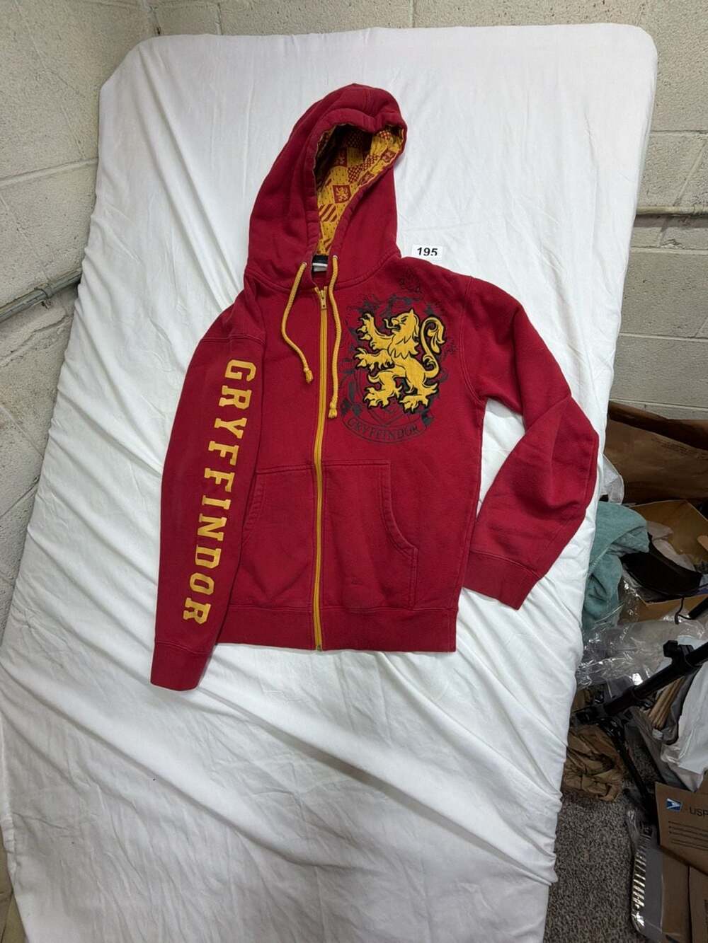 Universal Studios The Wizarding World of Harry Potter Gryffindor Full Zip